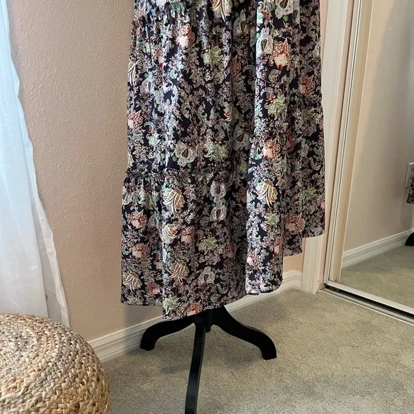 Shein dress, Size small, very pretty and flowy. Never worn. - Picture 7 of 7